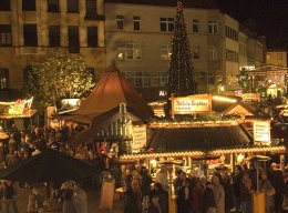 Ein Tipi auf dem Weihnachtsmarkt
